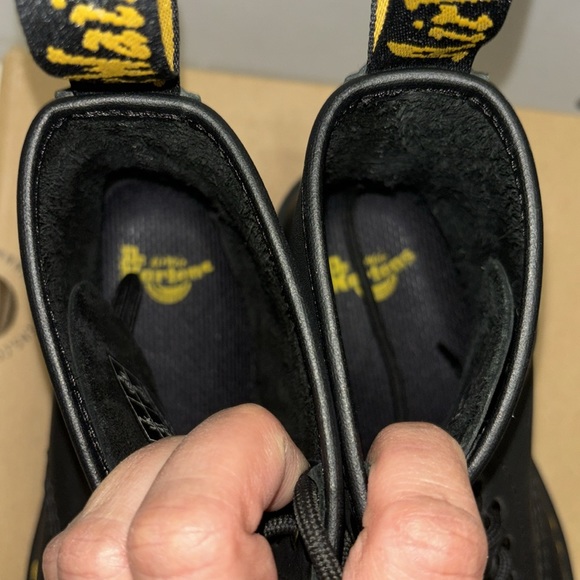 Dr. Martens Black Greasy size 9 - Picture 7 of 8